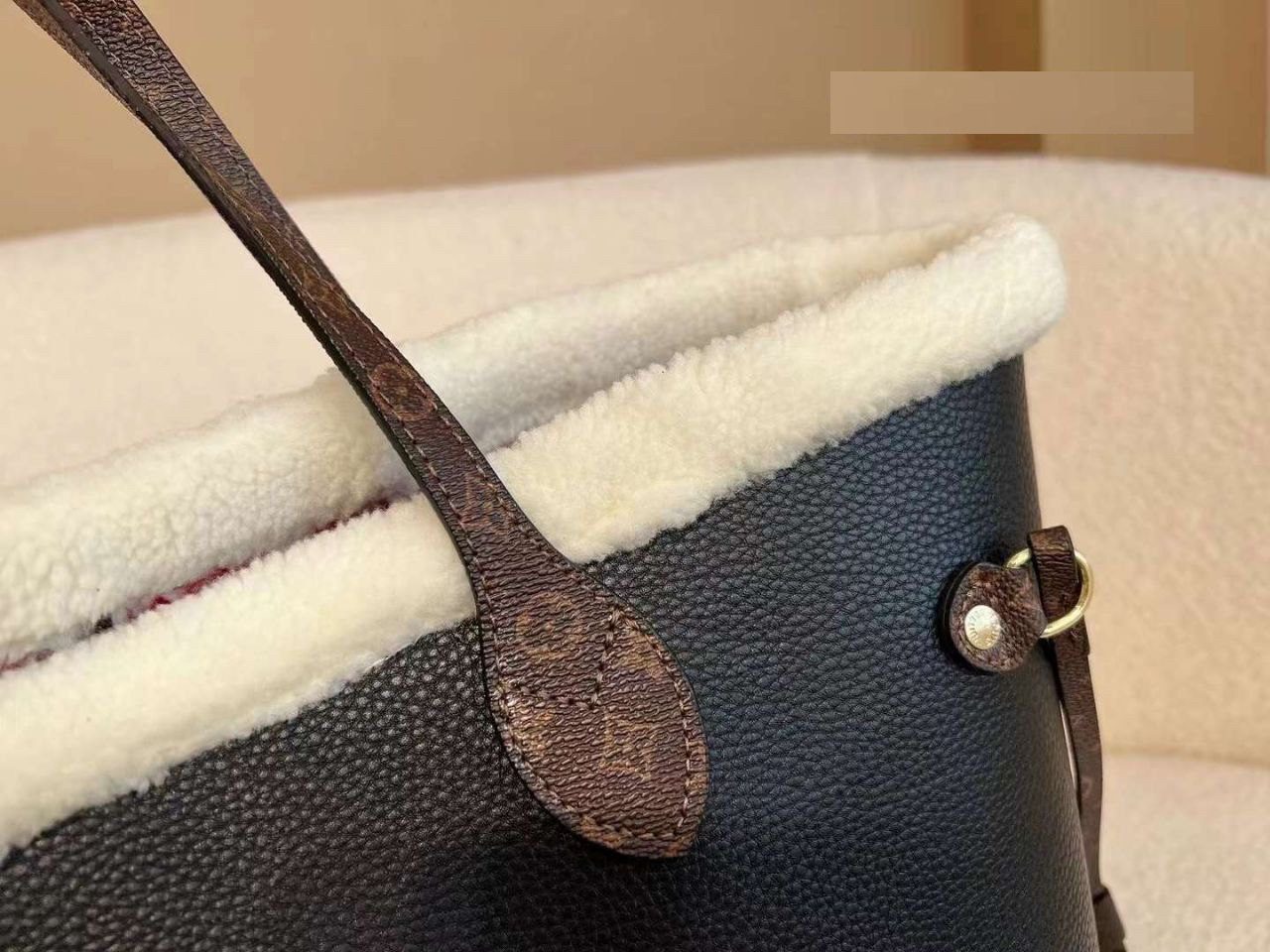 Louis Vuitton Black Shearling Monogram Teddy Neverfull MM NM Tote Bag  277lvs512
